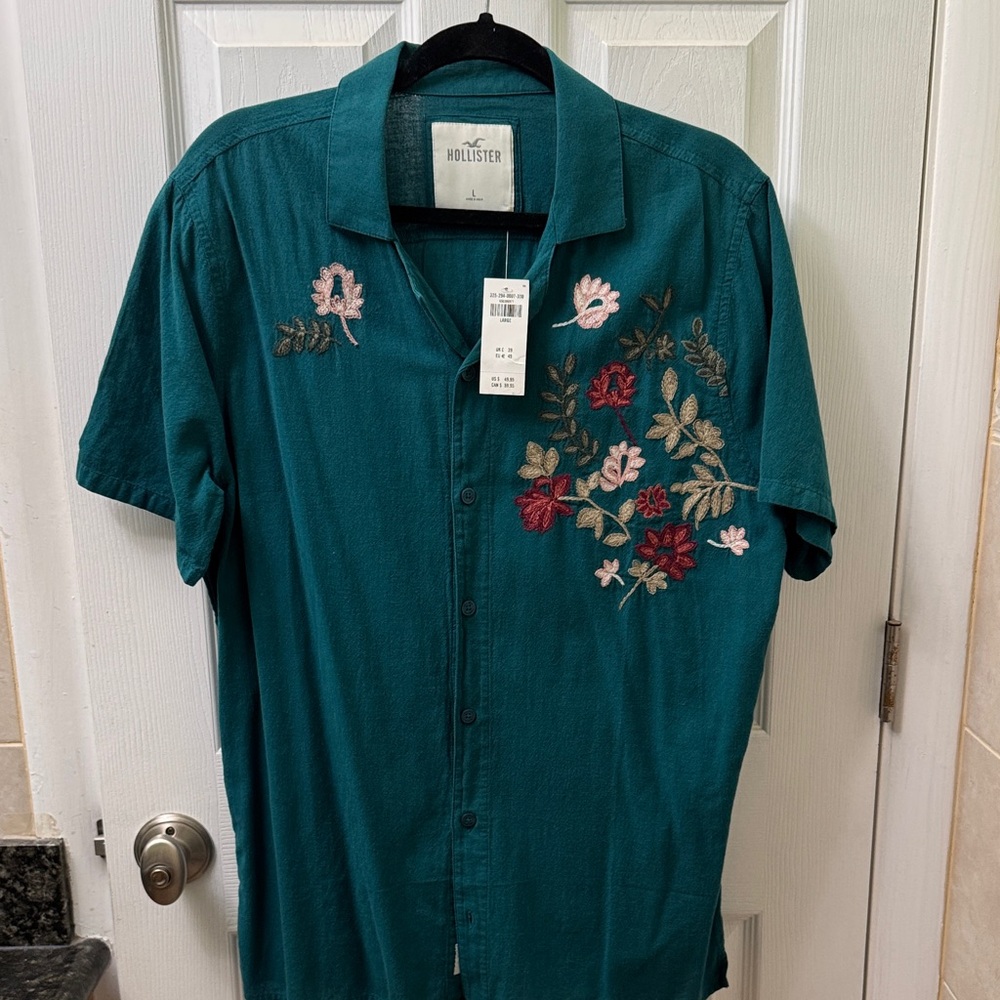 Hollister Men's Green Floral Embroidered Shirt